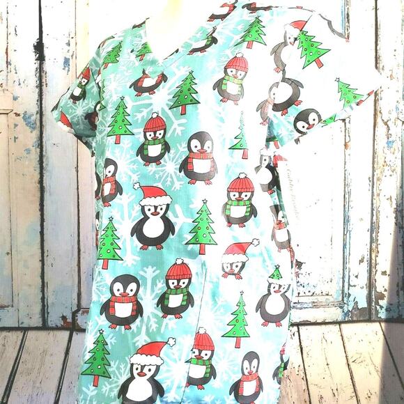 Gabby Brooke Holiday Winter Penguin Scrub Top Size S Pockets NEW Blue & Green - Picture 12 of 12